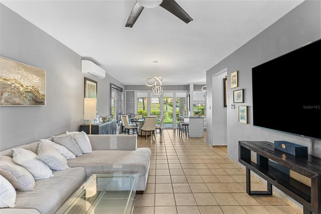 En Venta: $435,000 (3 camas, 2 baños, 1552 Pies cuadrados)