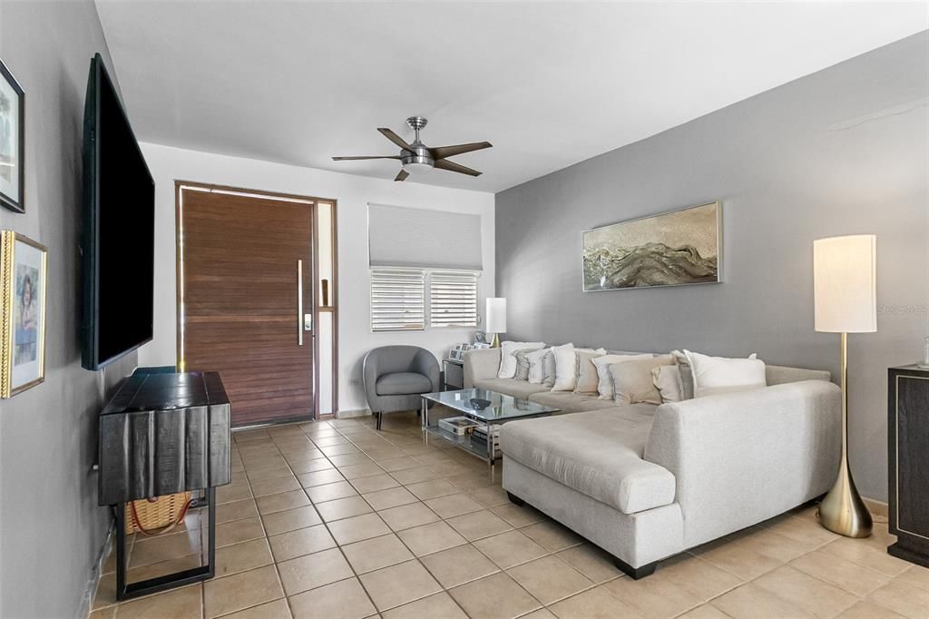 En Venta: $435,000 (3 camas, 2 baños, 1552 Pies cuadrados)