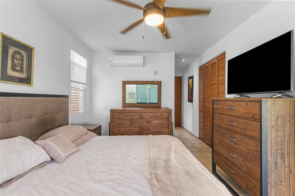 En Venta: $435,000 (3 camas, 2 baños, 1552 Pies cuadrados)