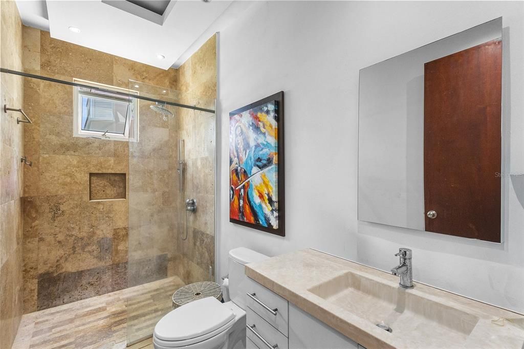 En Venta: $435,000 (3 camas, 2 baños, 1552 Pies cuadrados)