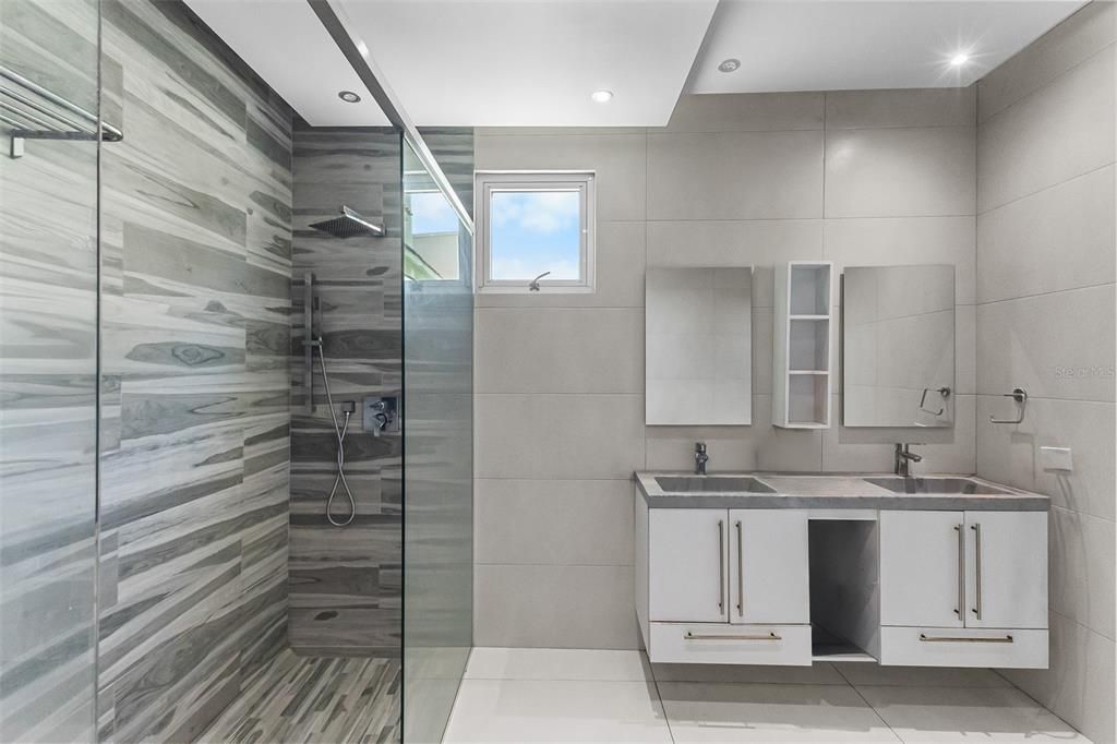 En Venta: $435,000 (3 camas, 2 baños, 1552 Pies cuadrados)