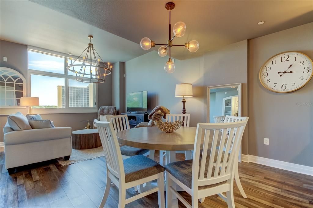 En Venta: $599,900 (2 camas, 2 baños, 1472 Pies cuadrados)