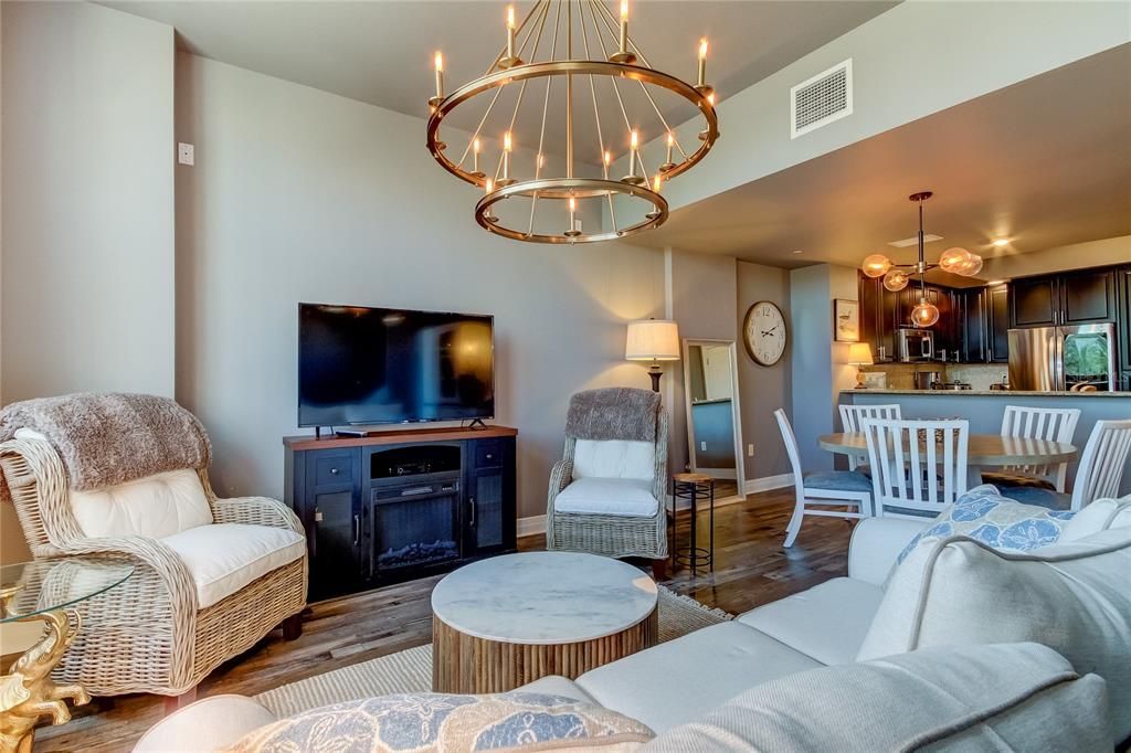 En Venta: $599,900 (2 camas, 2 baños, 1472 Pies cuadrados)
