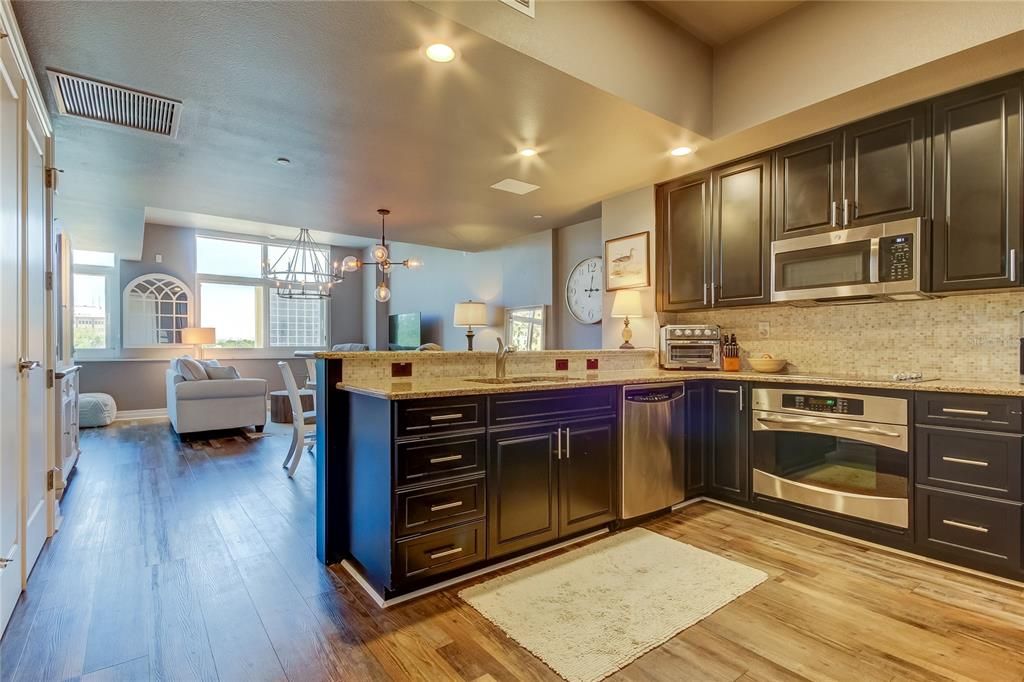 En Venta: $599,900 (2 camas, 2 baños, 1472 Pies cuadrados)