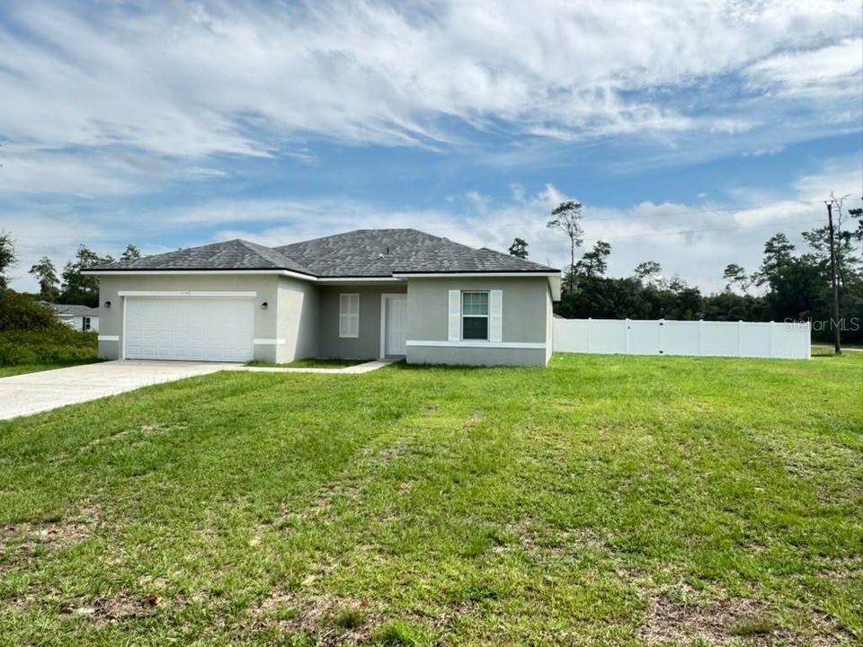 For Rent: $1,995 (4 beds, 2 baths, 1696 Square Feet)