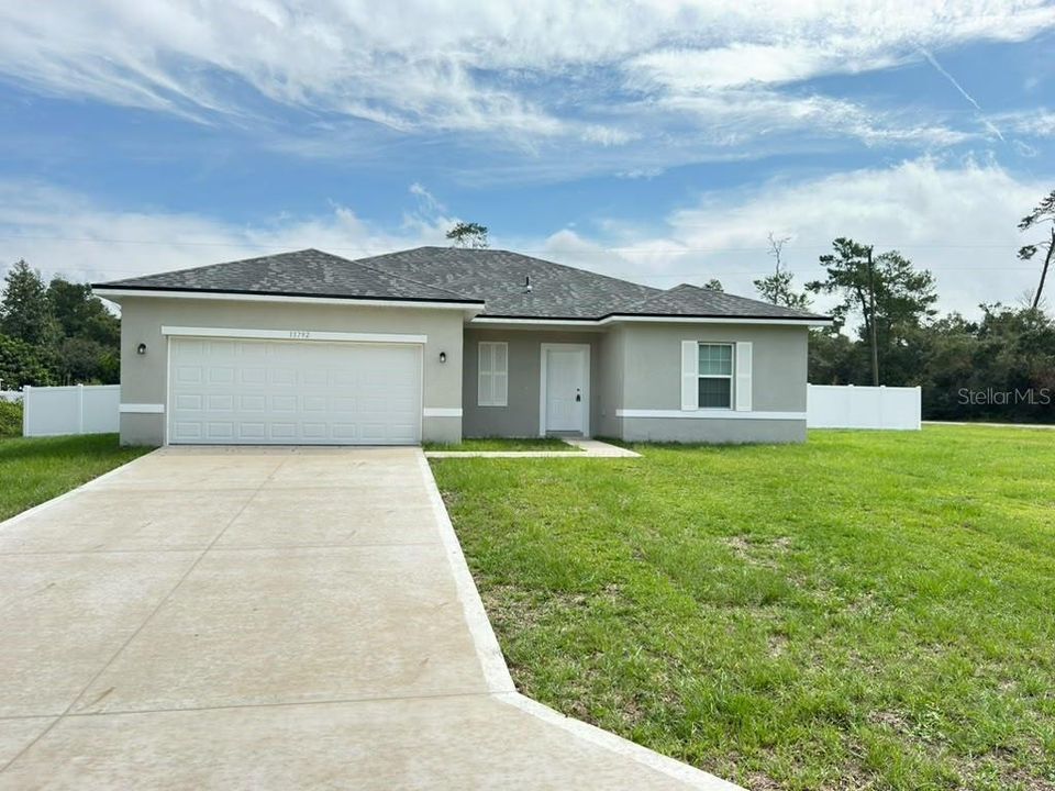 For Rent: $1,995 (4 beds, 2 baths, 1696 Square Feet)