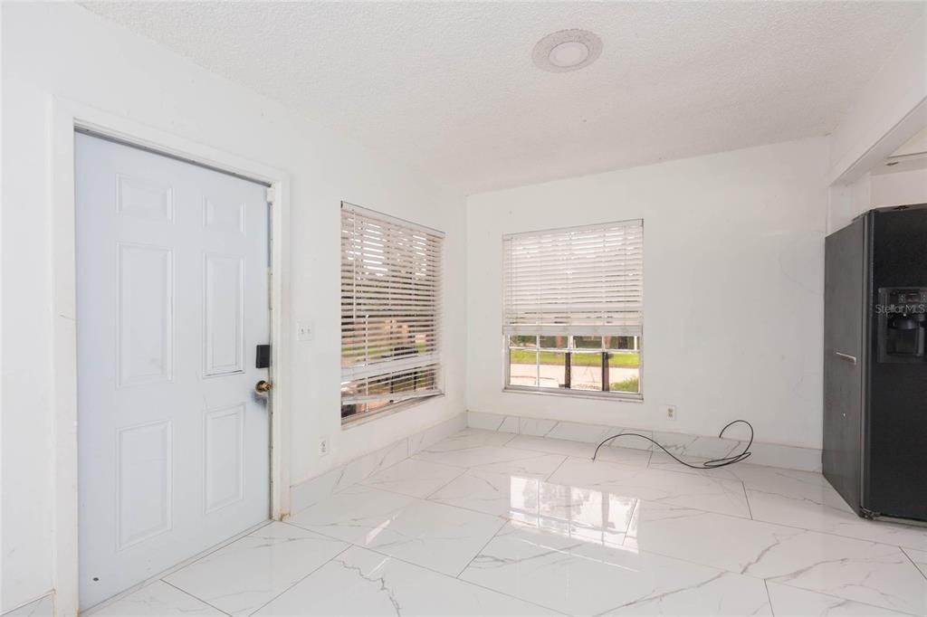 For Sale: $399,999 (6 beds, 0 baths, 2088 Square Feet)