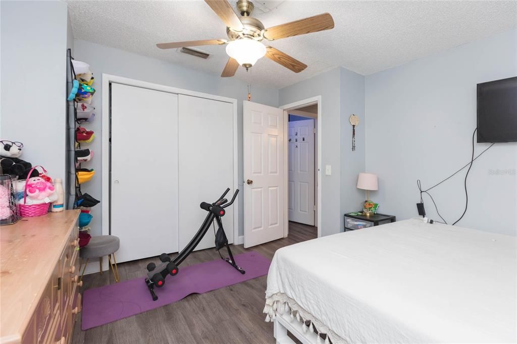 For Sale: $399,999 (6 beds, 0 baths, 2088 Square Feet)