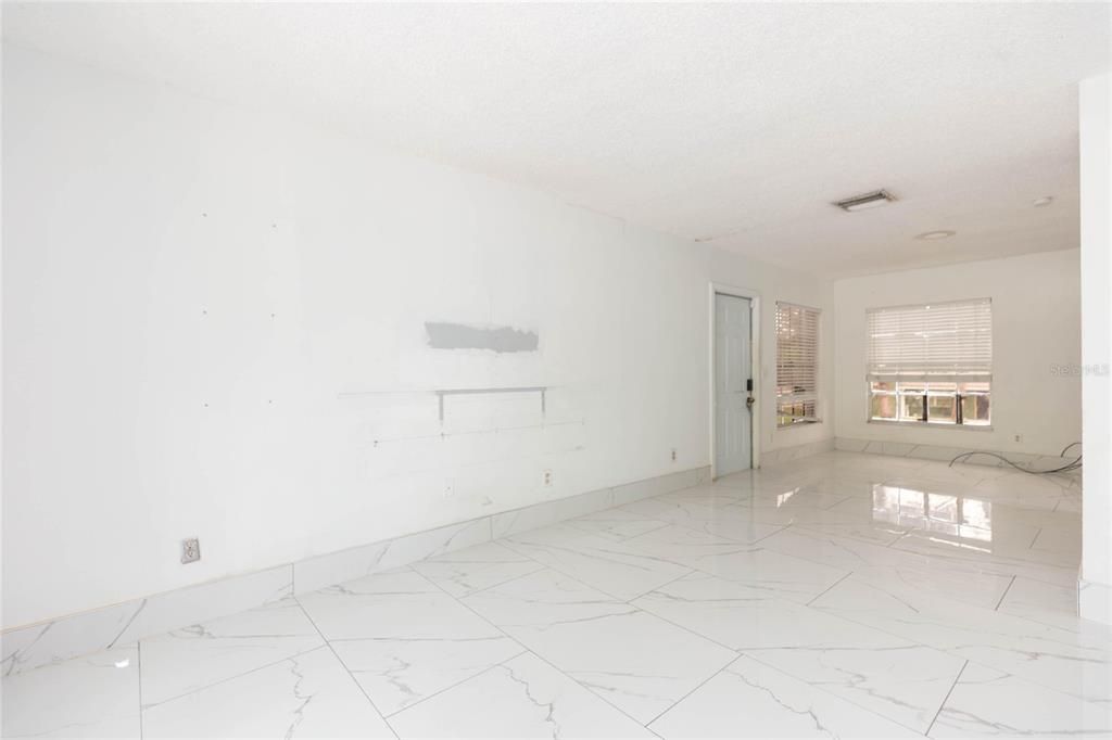For Sale: $399,999 (6 beds, 0 baths, 2088 Square Feet)