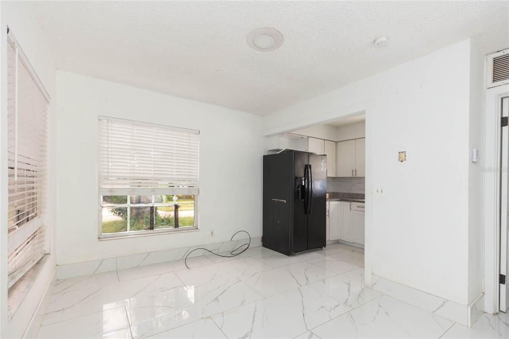 For Sale: $399,999 (6 beds, 0 baths, 2088 Square Feet)