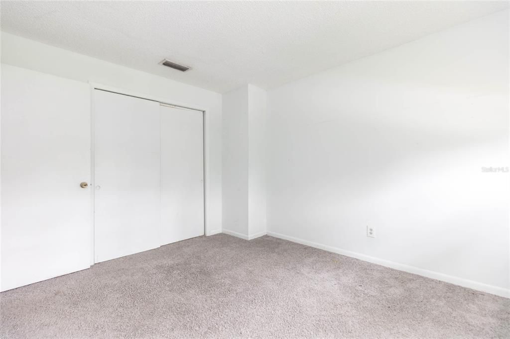 For Sale: $399,999 (6 beds, 0 baths, 2088 Square Feet)