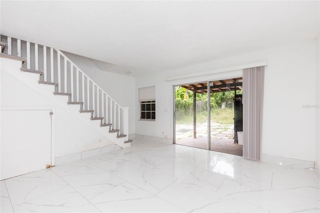For Sale: $399,999 (6 beds, 0 baths, 2088 Square Feet)