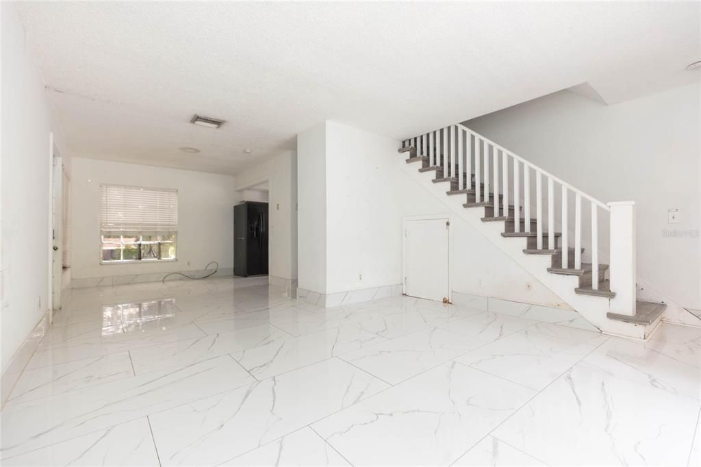 For Sale: $399,999 (6 beds, 0 baths, 2088 Square Feet)