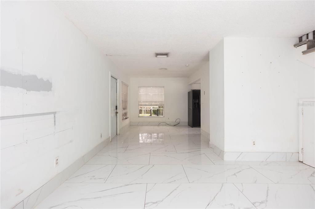 For Sale: $399,999 (6 beds, 0 baths, 2088 Square Feet)