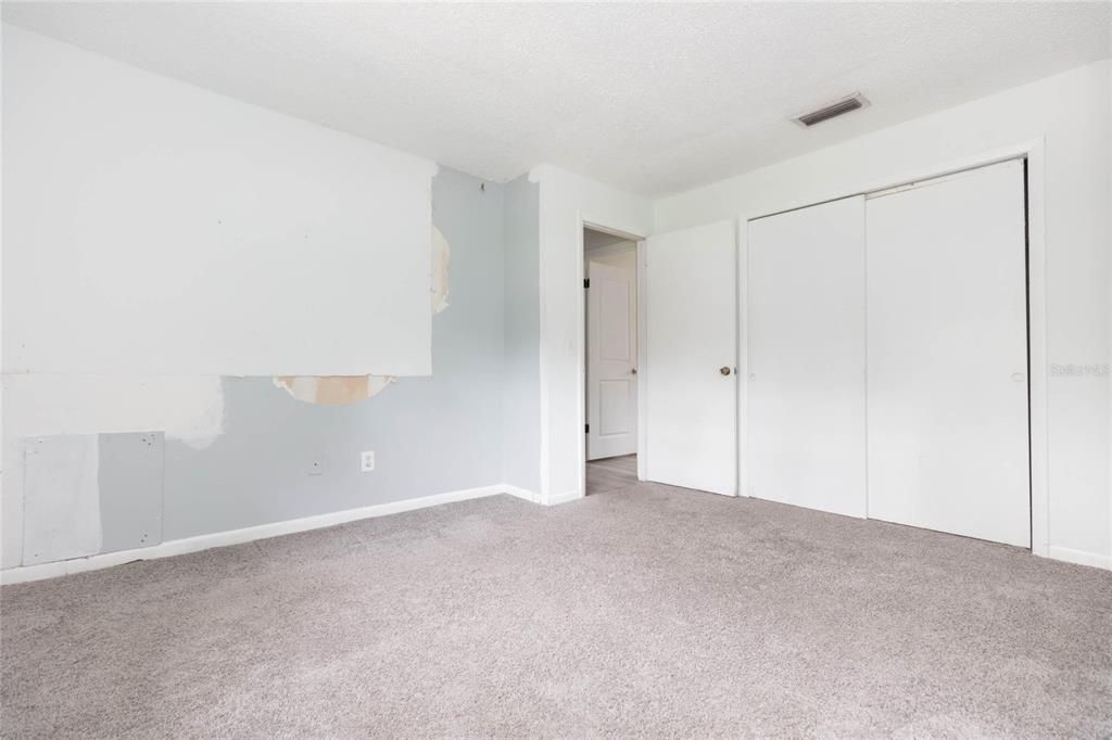 For Sale: $399,999 (6 beds, 0 baths, 2088 Square Feet)