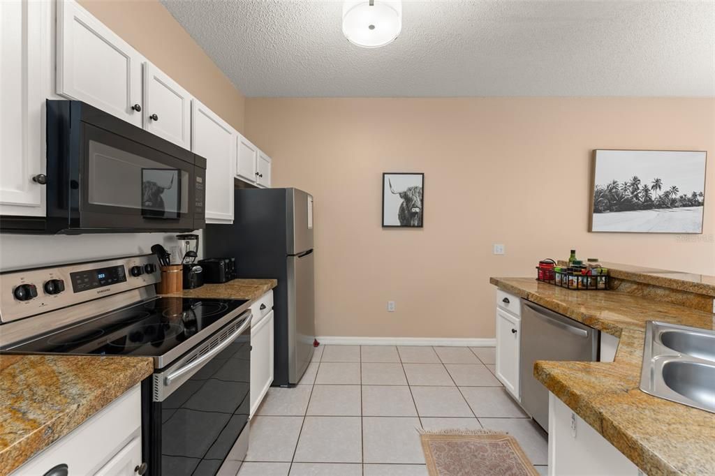 En Venta: $315,000 (4 camas, 3 baños, 1636 Pies cuadrados)