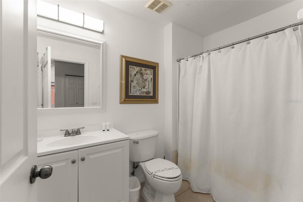 En Venta: $315,000 (4 camas, 3 baños, 1636 Pies cuadrados)