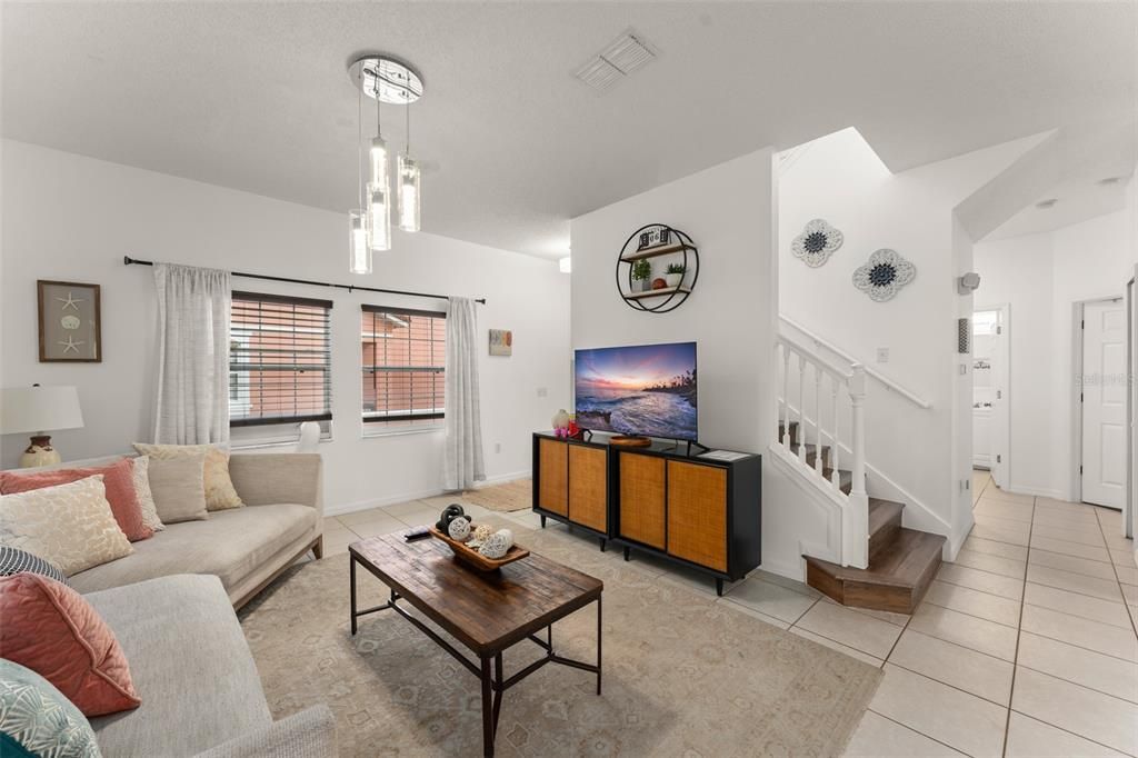 En Venta: $315,000 (4 camas, 3 baños, 1636 Pies cuadrados)