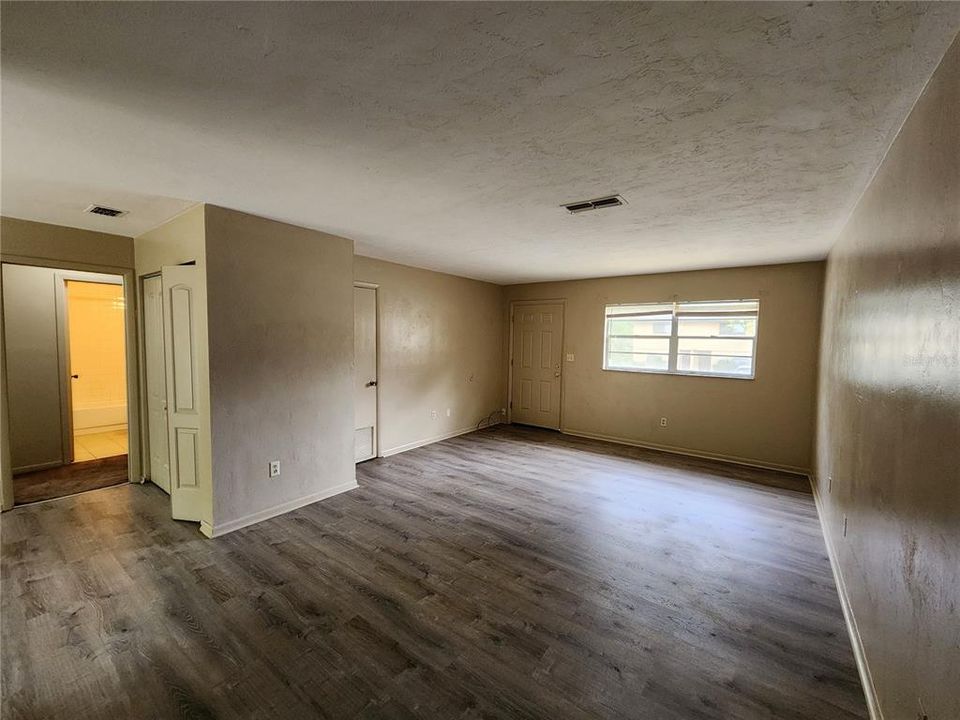 В аренду: $1,000 (2 спален, 1 ванн, 930 Квадратных фут)