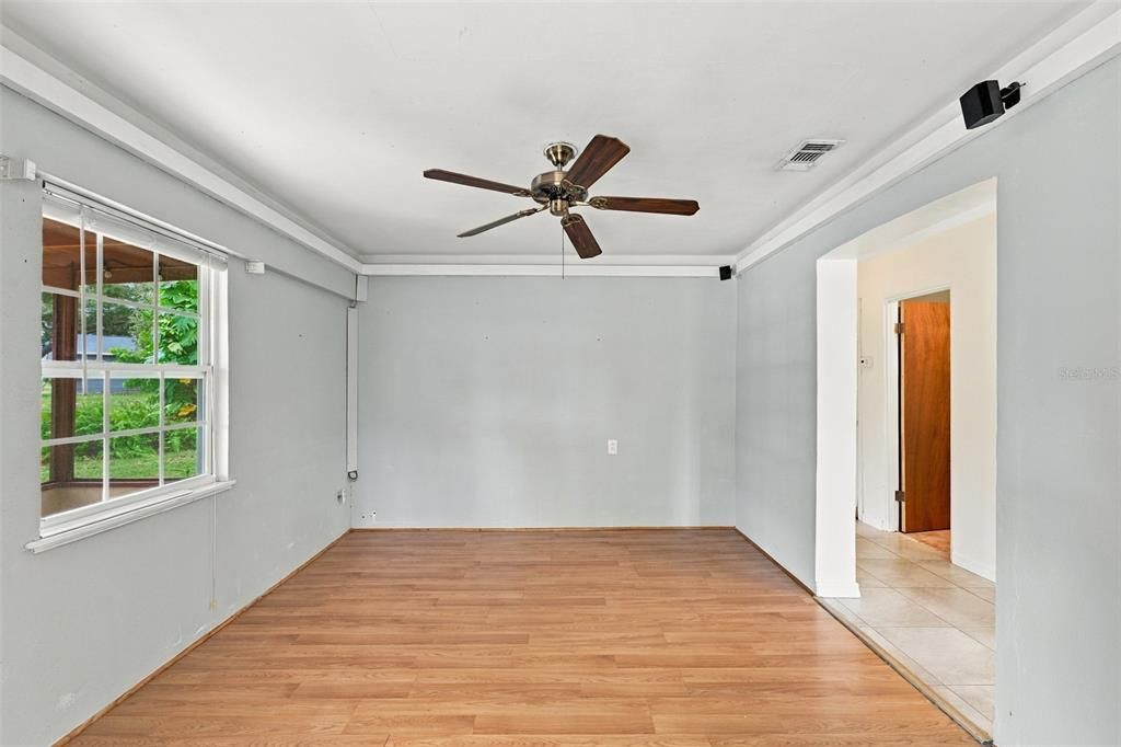 En Venta: $299,800 (3 camas, 2 baños, 1638 Pies cuadrados)