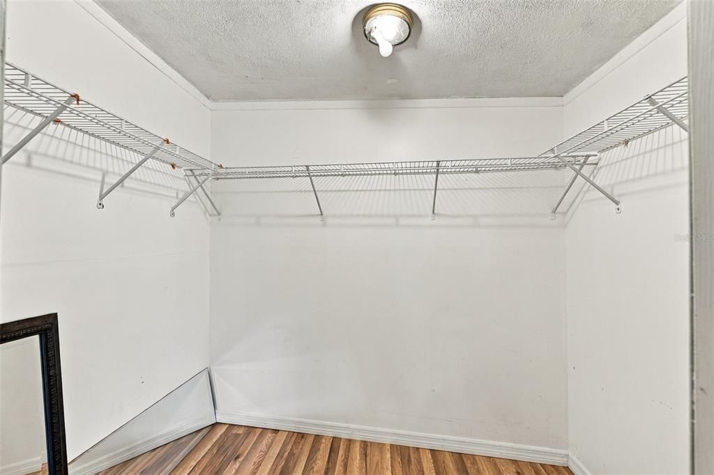 En Venta: $299,800 (3 camas, 2 baños, 1638 Pies cuadrados)