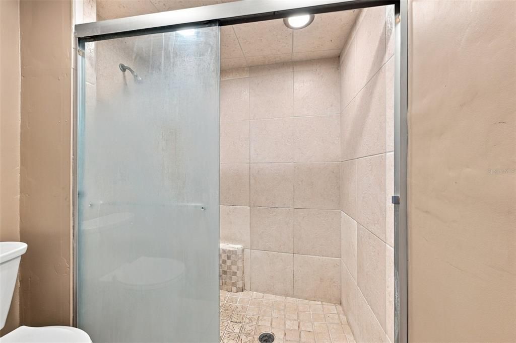 En Venta: $299,800 (3 camas, 2 baños, 1638 Pies cuadrados)
