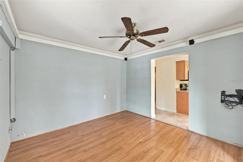 En Venta: $299,800 (3 camas, 2 baños, 1638 Pies cuadrados)