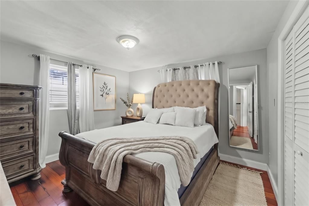 En Venta: $299,000 (3 camas, 2 baños, 1800 Pies cuadrados)