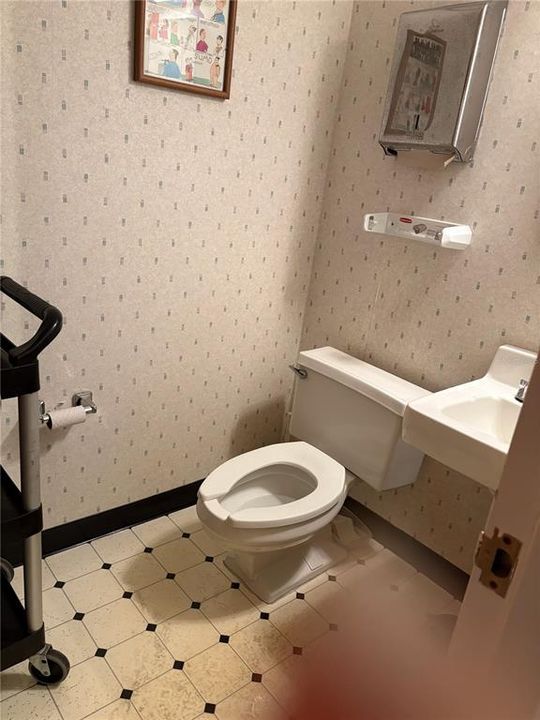 For Sale: $650,000 (0 beds, 0 baths, 3108 Square Feet)