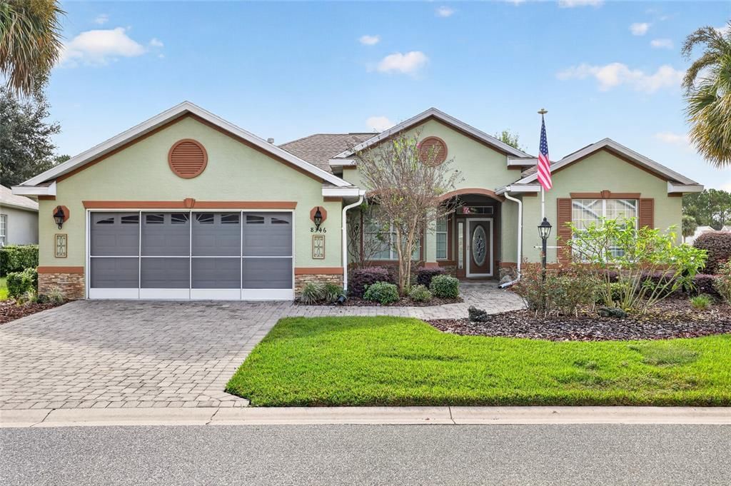 En Venta: $308,999 (3 camas, 2 baños, 1701 Pies cuadrados)