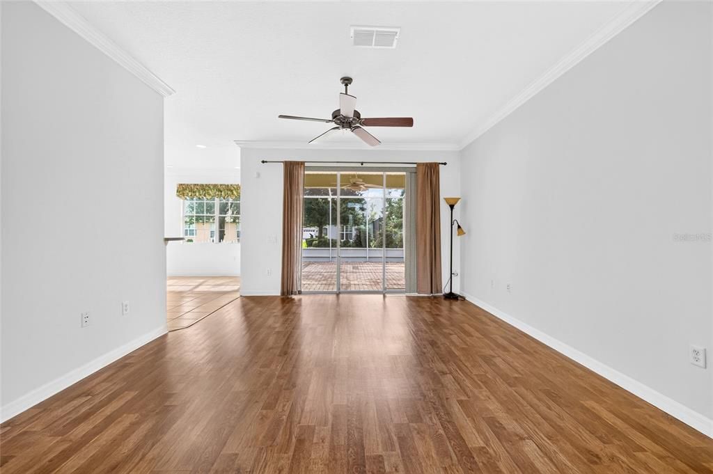 En Venta: $308,999 (3 camas, 2 baños, 1701 Pies cuadrados)