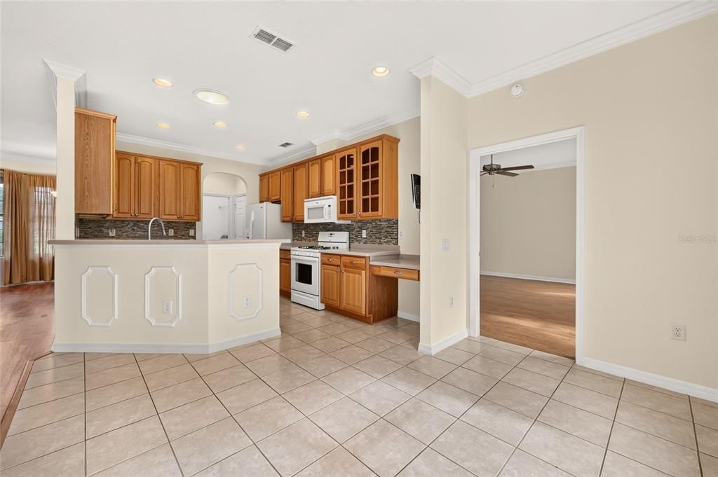 En Venta: $308,999 (3 camas, 2 baños, 1701 Pies cuadrados)