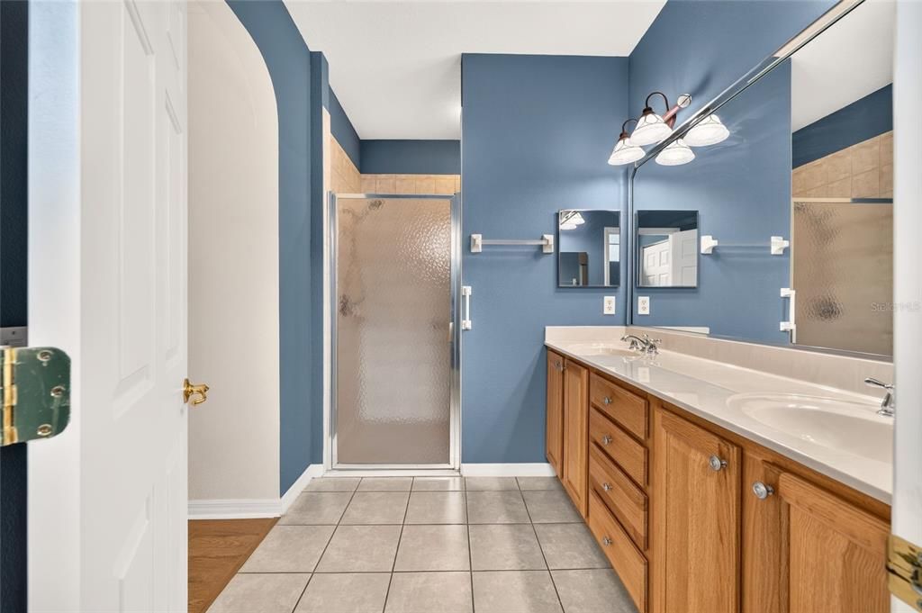 En Venta: $308,999 (3 camas, 2 baños, 1701 Pies cuadrados)