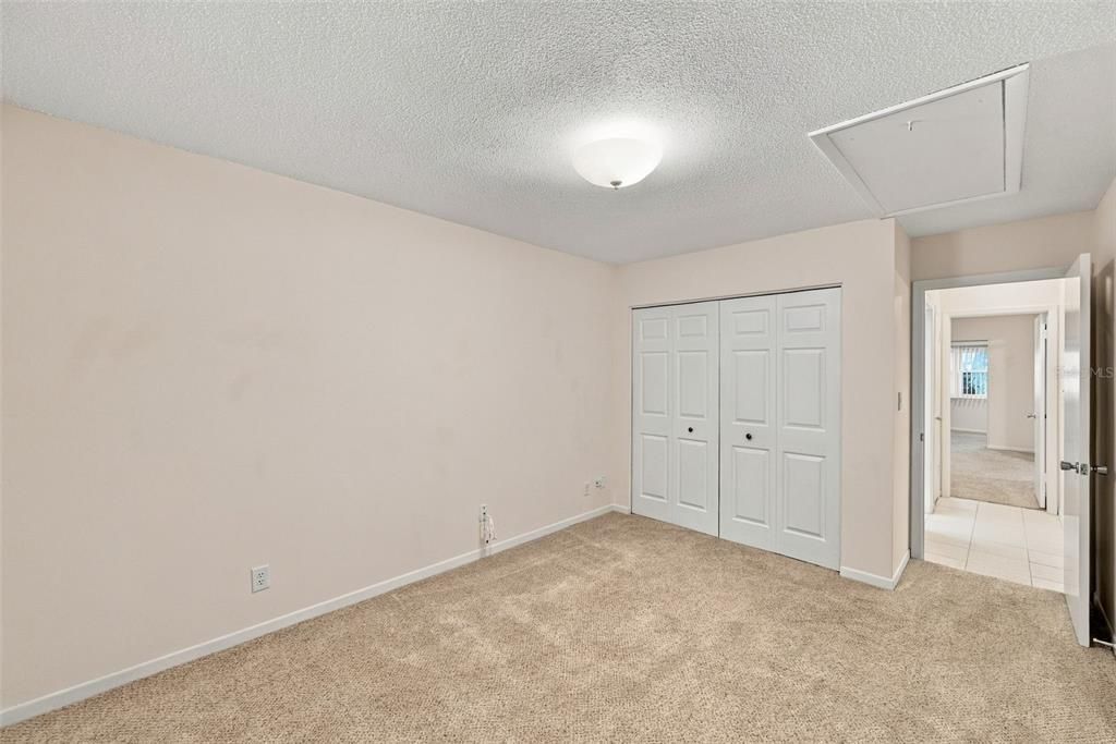 For Sale: $129,900 (2 beds, 1 baths, 1180 Square Feet)