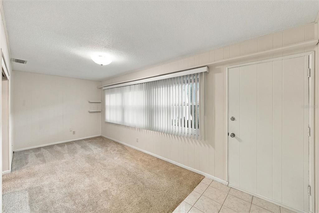 For Sale: $129,900 (2 beds, 1 baths, 1180 Square Feet)