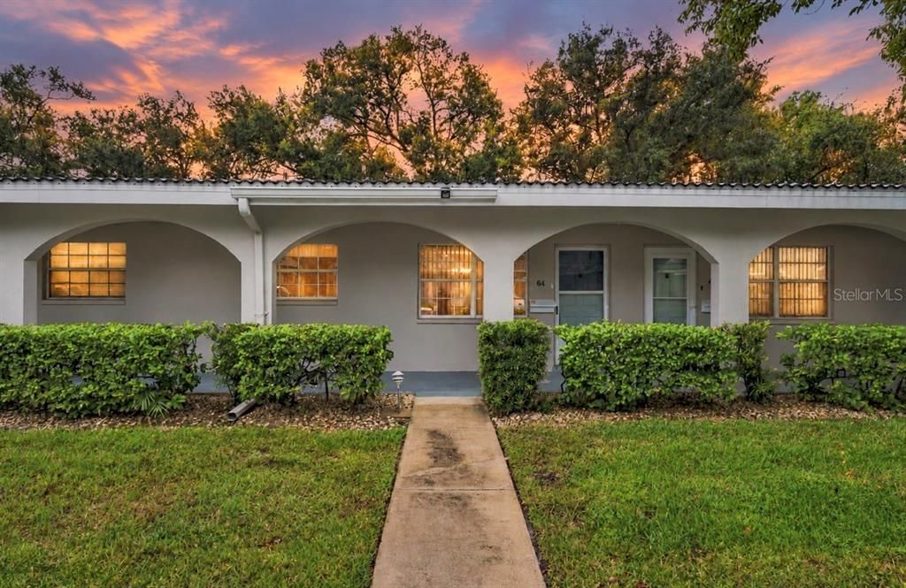 For Sale: $129,900 (2 beds, 1 baths, 1180 Square Feet)