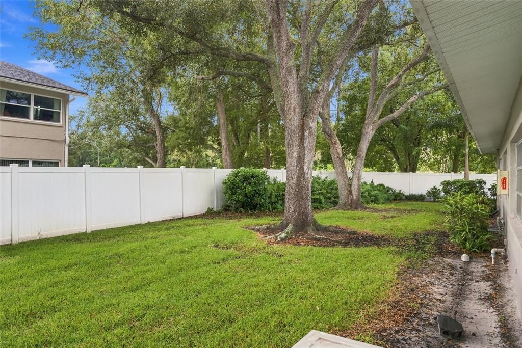 For Sale: $129,900 (2 beds, 1 baths, 1180 Square Feet)