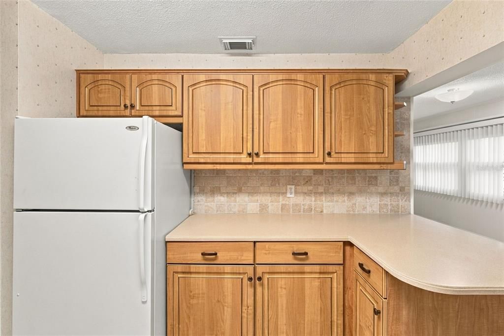For Sale: $129,900 (2 beds, 1 baths, 1180 Square Feet)