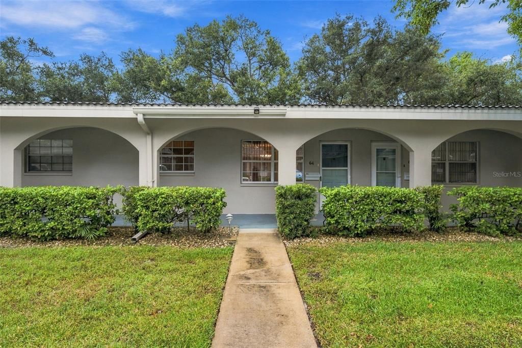 For Sale: $129,900 (2 beds, 1 baths, 1180 Square Feet)