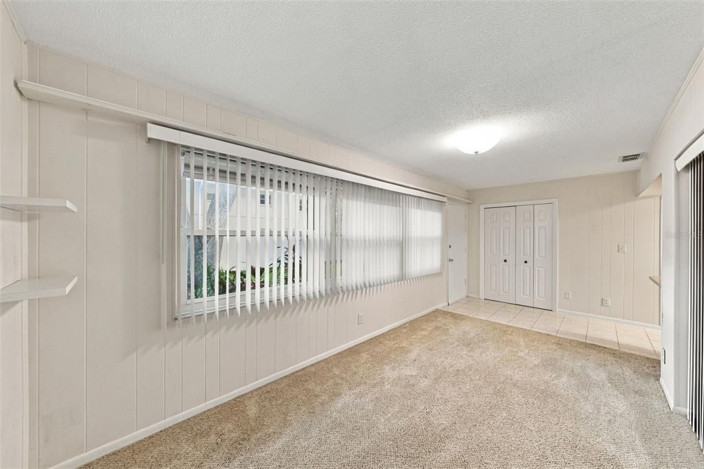 For Sale: $129,900 (2 beds, 1 baths, 1180 Square Feet)