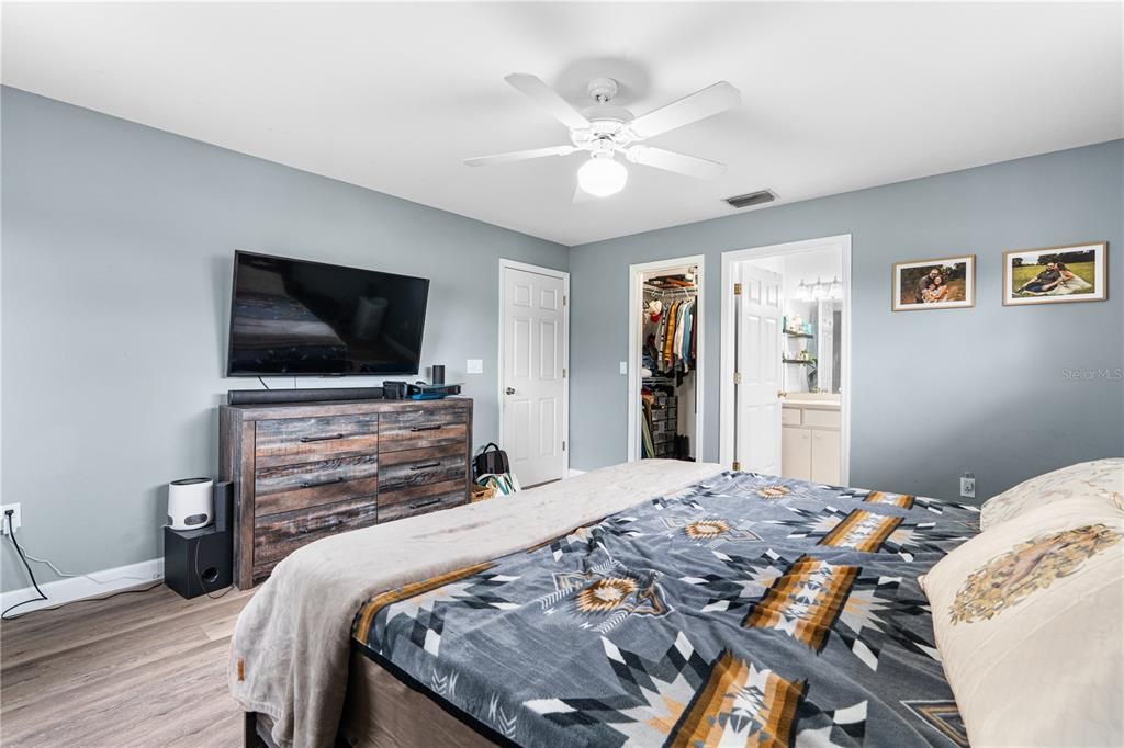For Sale: $240,000 (3 beds, 2 baths, 1257 Square Feet)