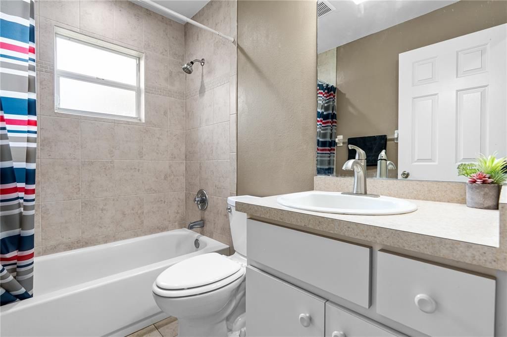 For Sale: $240,000 (3 beds, 2 baths, 1257 Square Feet)