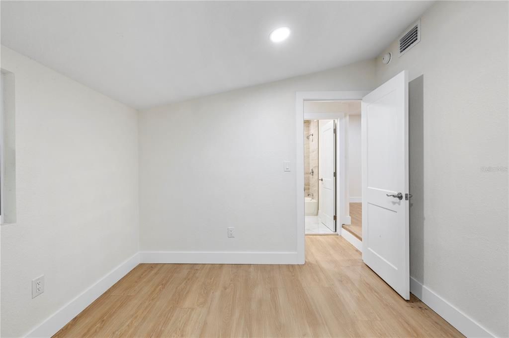 En Venta: $215,000 (3 camas, 2 baños, 1100 Pies cuadrados)