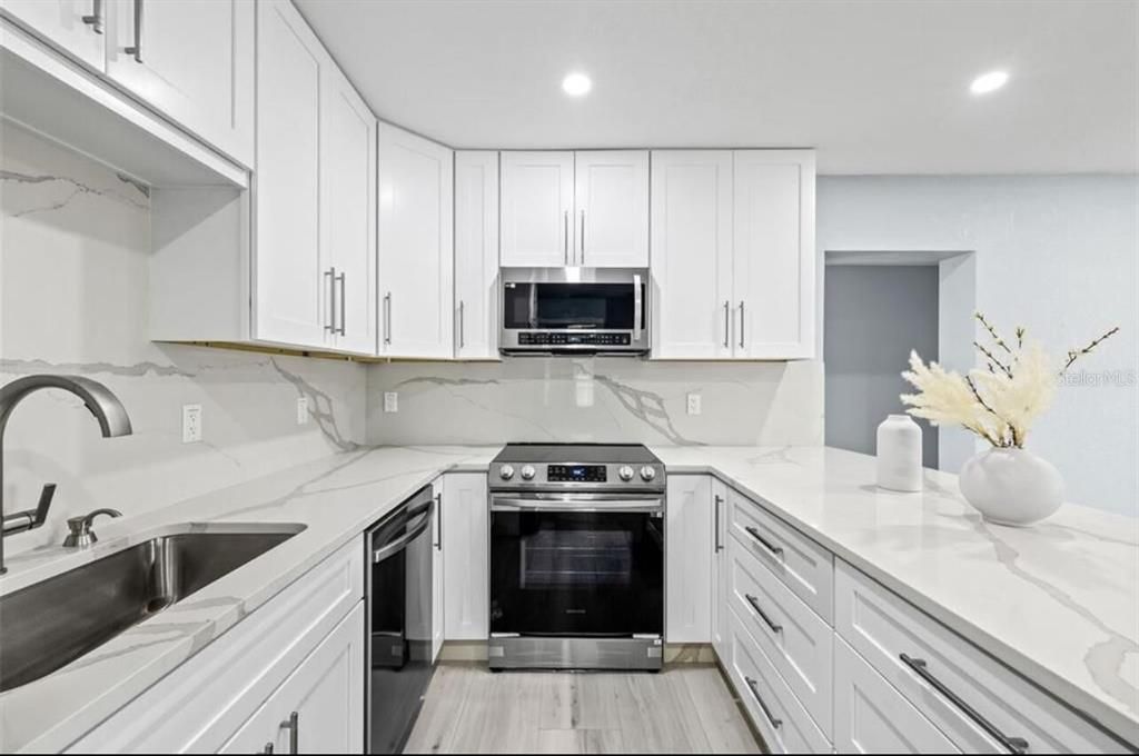 На продажу: $489,500 (5 спален, 3 ванн, 1799 Квадратных фут)