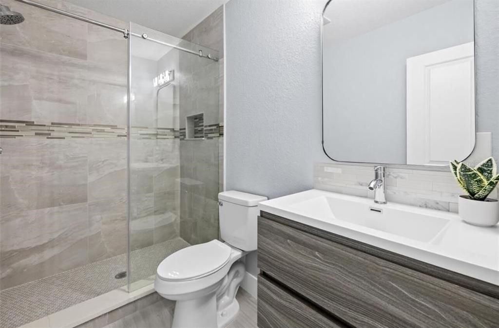 На продажу: $489,500 (5 спален, 3 ванн, 1799 Квадратных фут)