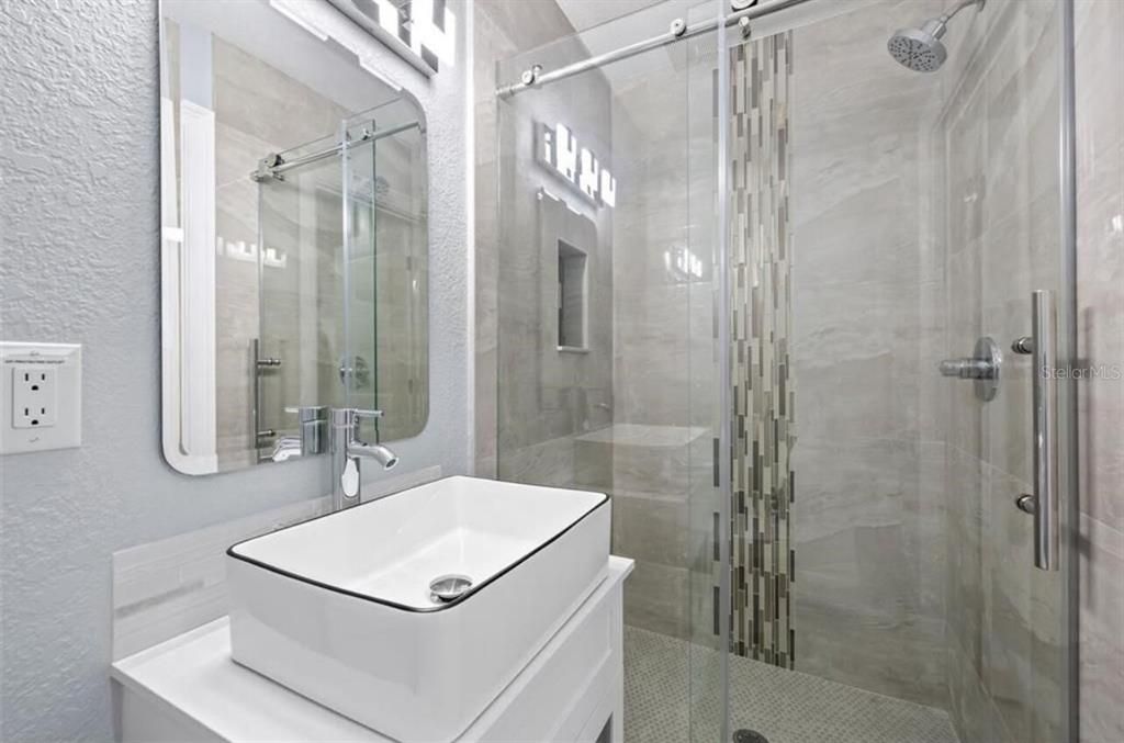 На продажу: $489,500 (5 спален, 3 ванн, 1799 Квадратных фут)