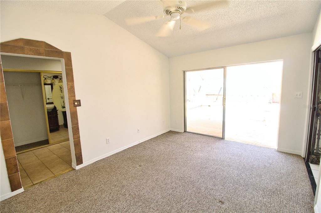 For Sale: $184,900 (2 beds, 2 baths, 1296 Square Feet)