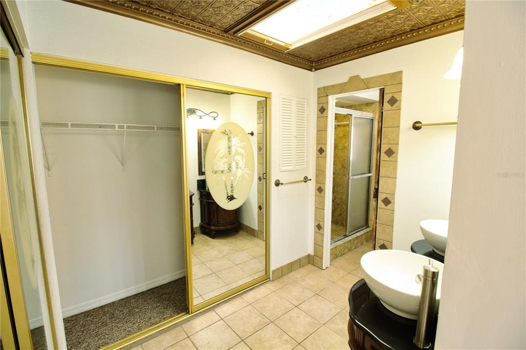 For Sale: $184,900 (2 beds, 2 baths, 1296 Square Feet)