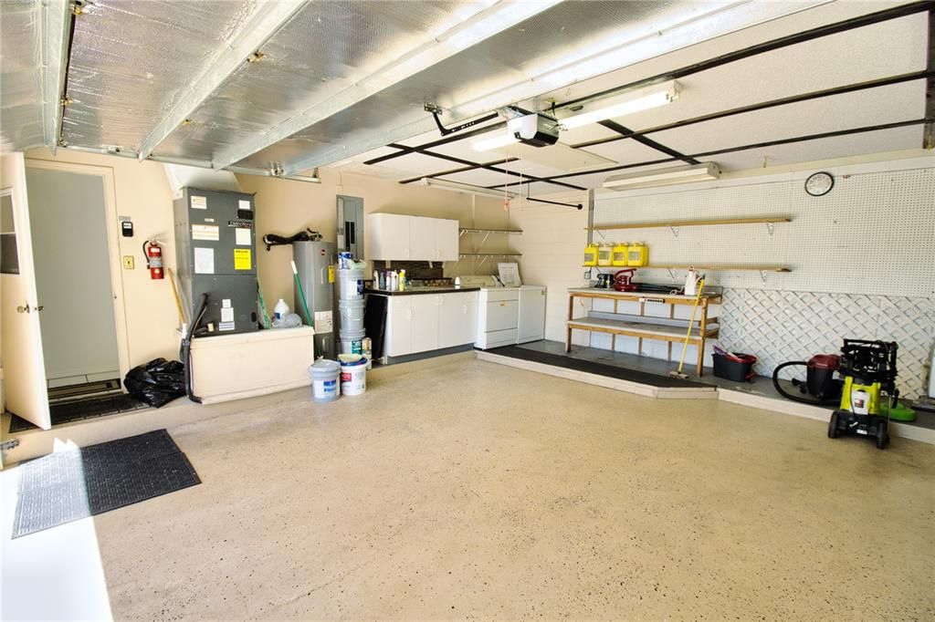 For Sale: $184,900 (2 beds, 2 baths, 1296 Square Feet)