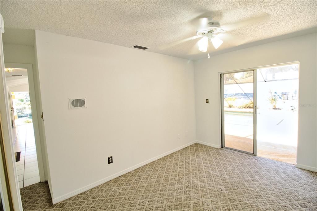For Sale: $184,900 (2 beds, 2 baths, 1296 Square Feet)